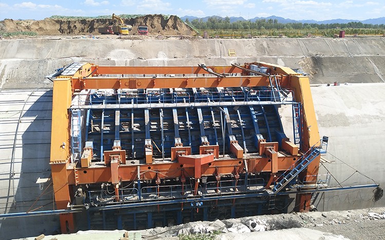 明挖隧道臺(tái)車2